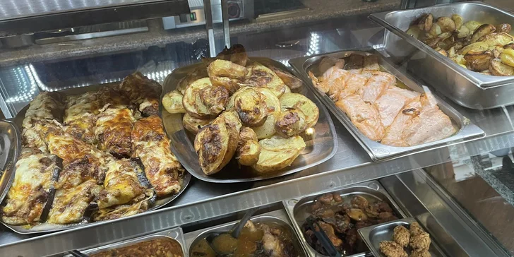 Obědové menu pro 1 i 2 osoby nedaleko Flory: polévka, hlavní chod a nápoj dle výběru z denní nabídky