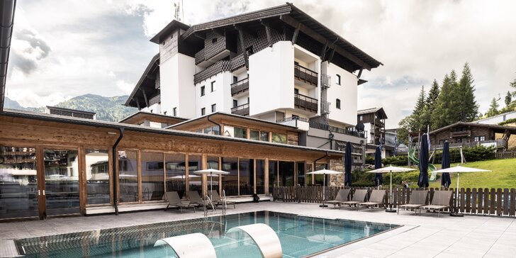 Luxusní hotel v Korutanech přímo v lyžařském areálu: plná penze a wellness