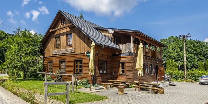 Dolní Lomná v Beskydech: rodinné apartmány s kuchyňkou i hodinka v privátním wellness
