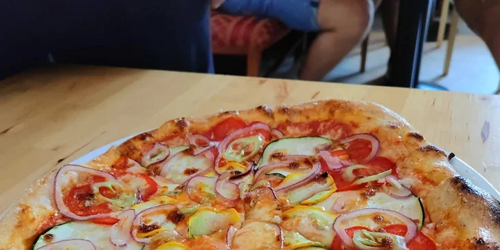 Jedna či dvě pizzy dle výběru z 10 druhů na Starém Městě