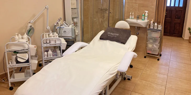 Chemický peeling obličeje, krku a dekoltu proti vráskám, pigmentaci i akné