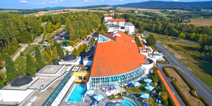 2-3 h ve vodním a wellness světě Sibyllenbad, masáž se zábalem a večeře nebo i oběd