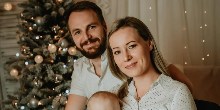 Vánoční focení v ateliéru Půda: párové, rodinné i těhotenské, 6 nebo 20 upravených snímků