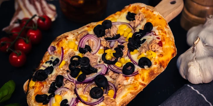 Jídlo s sebou: pinsa aneb lehká pizza podle vašeho gusta i nápoj pro 1 nebo 2 osoby
