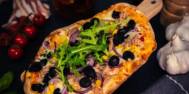 Jídlo s sebou: pinsa aneb lehká pizza podle vašeho gusta i nápoj pro 1 nebo 2 osoby