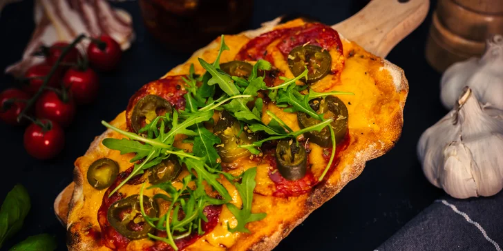 Jídlo s sebou: pinsa aneb lehká pizza podle vašeho gusta i nápoj pro 1 nebo 2 osoby