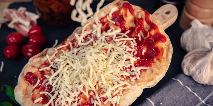 Jídlo s sebou: pinsa aneb lehká pizza podle vašeho gusta i nápoj pro 1 nebo 2 osoby