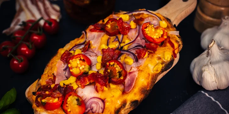Jídlo s sebou: pinsa aneb lehká pizza podle vašeho gusta i nápoj pro 1 nebo 2 osoby