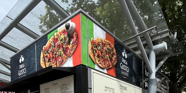 Jídlo s sebou: pinsa aneb lehká pizza podle vašeho gusta i nápoj pro 1 nebo 2 osoby
