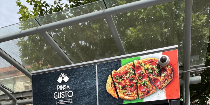 Jídlo s sebou: pinsa aneb lehká pizza podle vašeho gusta i nápoj pro 1 nebo 2 osoby