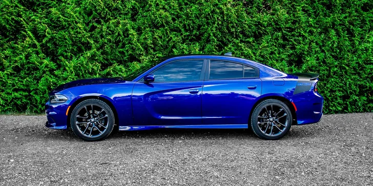 Králem silnic na 12, 24 či 48 hod.: Dodge Charger 5.7 V8 HEMI s výkonem 400 koní
