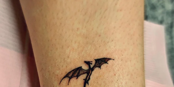 Nové tetování dle vlastního motivu o rozměru až 5 x 5 cm pro jednotlivce i dvojice