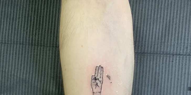 Nové tetování dle vlastního motivu o rozměru až 5 x 5 cm pro jednotlivce i dvojice