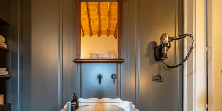 Pobyt pod Etnou ve 4* venkovském hotelu: dvoulůžkové pokoje i apartmány, bazén, zahrada, snídaně