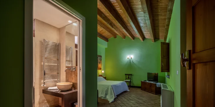 Pobyt pod Etnou ve 4* venkovském hotelu: dvoulůžkové pokoje i apartmány, bazén, zahrada, snídaně
