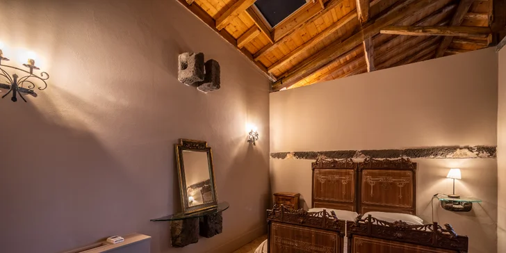 Pobyt pod Etnou ve 4* venkovském hotelu: dvoulůžkové pokoje i apartmány, bazén, zahrada, snídaně