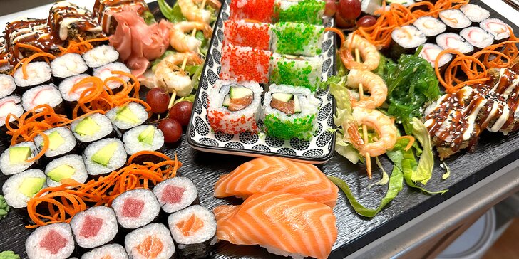 Pestré sushi sety: 32–74 ks s avokádem, krevetami i rybami