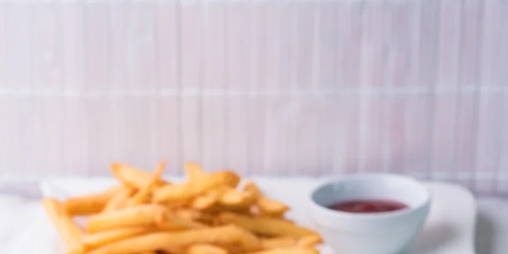 Veganské jídlo dle výběru v podniku na Karlově náměstí: burger, Pho i Kung Pao