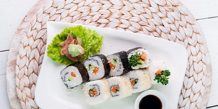 Veganské sushi v podniku Veganland na Karlově náměstí: 8 rolek, avokádo, batáty, okurka