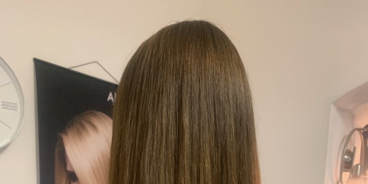 Péče o vlasy na Vinohradech: střih, barvení či melír pro krátké i dlouhé vlasy
