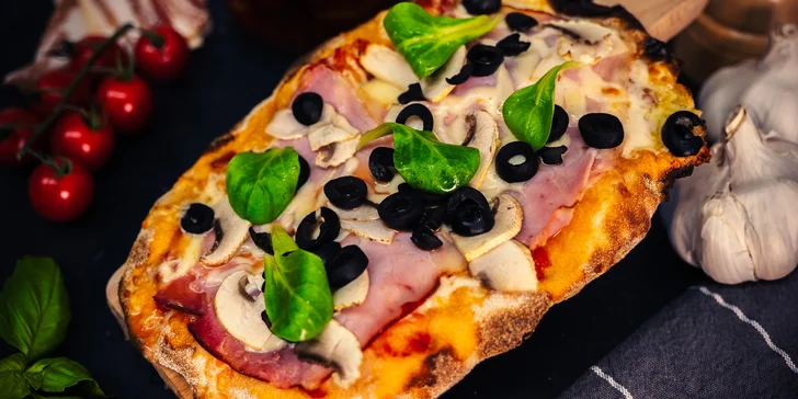 Jídlo s sebou: pinsa aneb lehká pizza podle vašeho gusta i nápoj pro 1 nebo 2 osoby