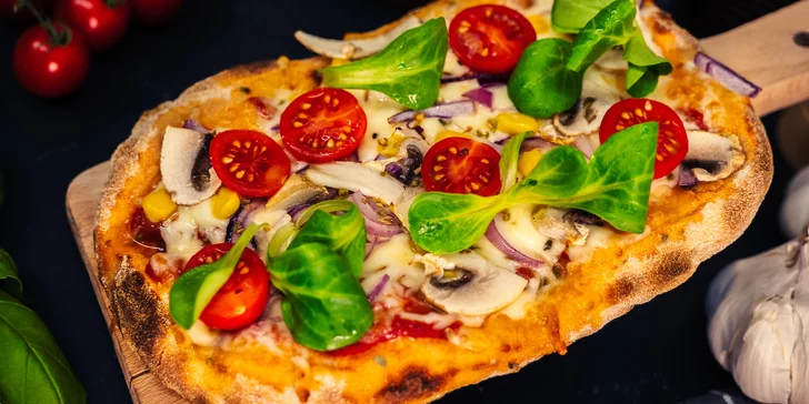 Jídlo s sebou: pinsa aneb lehká pizza podle vašeho gusta i nápoj pro 1 nebo 2 osoby