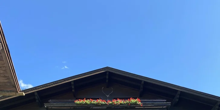 Aktivní dovolená v rakouských Alpách: hotel s polopenzí, lahev prosecca, sauna i bazén