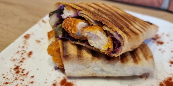 Malý či velký wrap s kuřecími stripsy na odnos s sebou pro 1 i 2 osoby