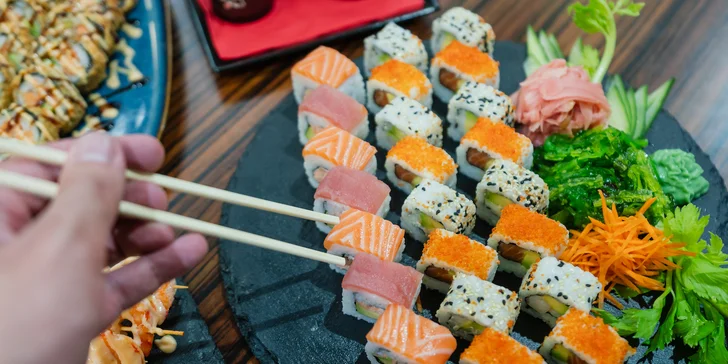 Sushi sety s 26 až 85 kousky: maki, nigiri a další rolky s rybami i zeleninou
