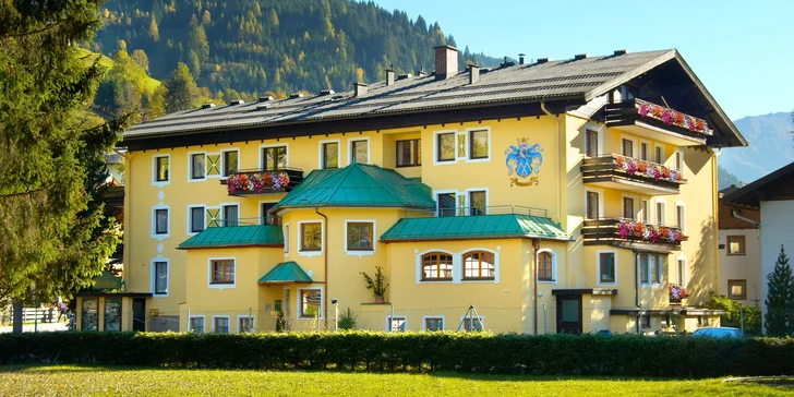 Aktivní dovolená v rakouských Alpách: hotel s polopenzí, lahev prosecca, sauna i bazén