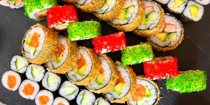 Pestré sushi sety: 54 nebo 62 ks s avokádem, okurkou, tuňákem i lososem