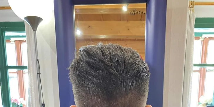 Pánský klasický střih nebo střih á la barber včetně masáže hlavy a úpravy vousů