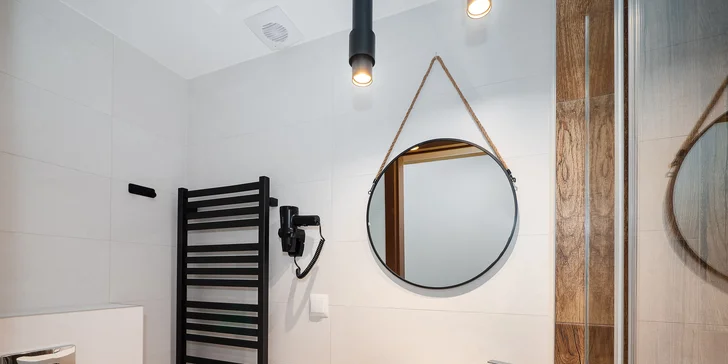 Lesní apartmány blízko aquaparku Terma Bania: privátní wellness, snídaně a slevy na zábavu