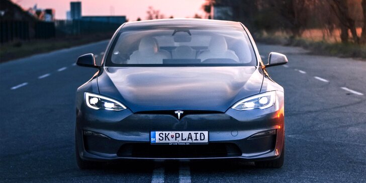Tesla Model S Plaid: 30 nebo 60 min. spolujízdy či řízení pro 1–4 osoby