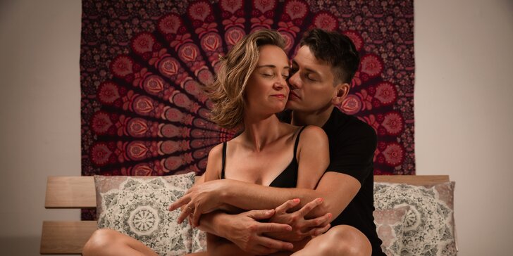 Pořádně žhavé učení: online videokurz Tajemství tantrických doteků a Partnerská masáž