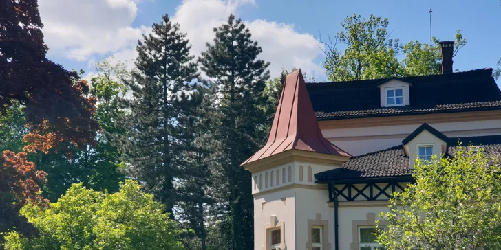 Romantický pobyt se snídaní a hodinou privátního wellness v zámečku na Čeladné