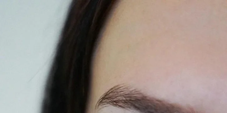 Úprava a barvení obočí, lash lifting i prodloužení řas metodou 2D
