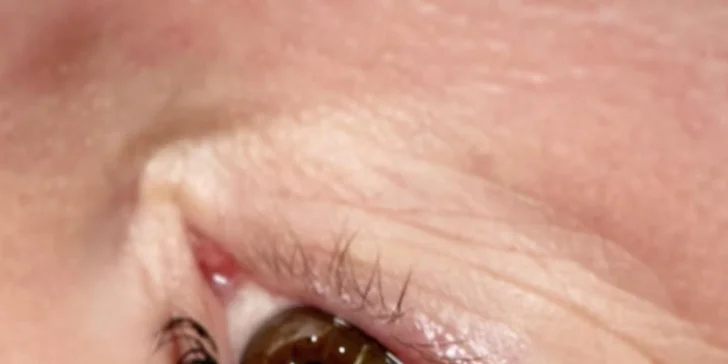Úprava a barvení obočí, lash lifting i prodloužení řas metodou 2D