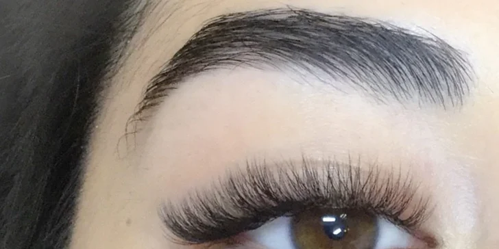 Svůdný pohled: laminace obočí, lash lifting i prodlužování řas metodou 1D-5D