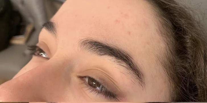 Svůdný pohled: laminace obočí, lash lifting i prodlužování řas metodou 1D-5D