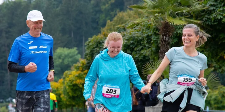 Startovné na závodní běhy v Luhačovicích: desítka, štafeta i půlmaraton