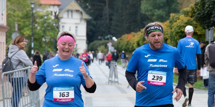 Startovné na závodní běhy v Luhačovicích: desítka, štafeta i půlmaraton