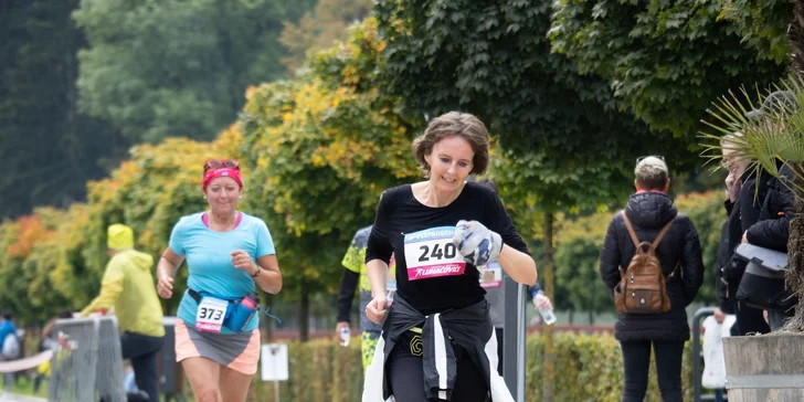 Startovné na závodní běhy v Luhačovicích: desítka, štafeta i půlmaraton