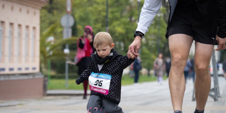 Startovné na závodní běhy v Luhačovicích: desítka, štafeta i půlmaraton