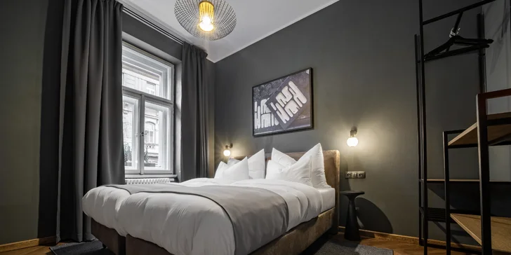 Pobyt v novém designovém hotelu v Karlíně: snídaně do postele i privátní wellness