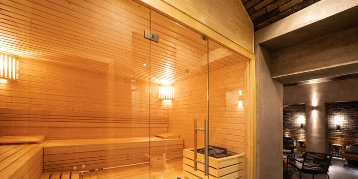 Pobyt v novém designovém hotelu v Karlíně: snídaně do postele i privátní wellness