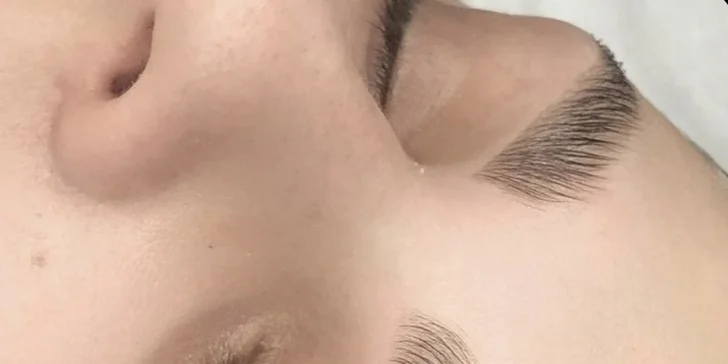 Laminace obočí i permanentní make-up obočí a rtů