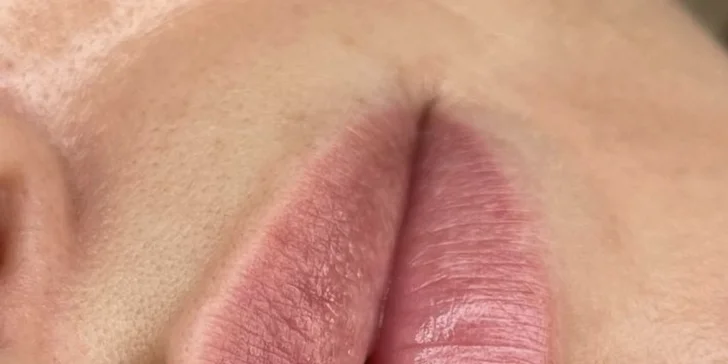 Laminace obočí i permanentní make-up obočí a rtů