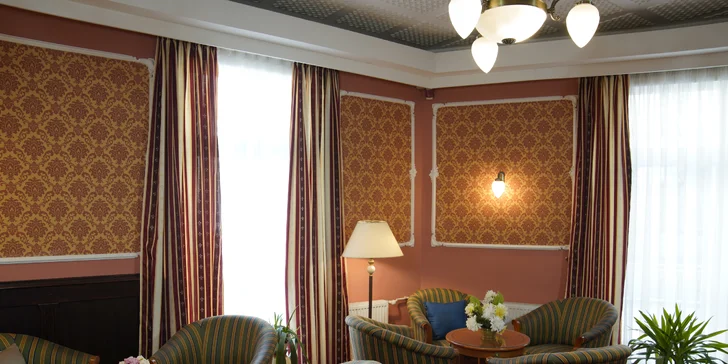 Odpočinek v Karlových Varech: lázeňský hotel s polopenzí, procedurami a saunou