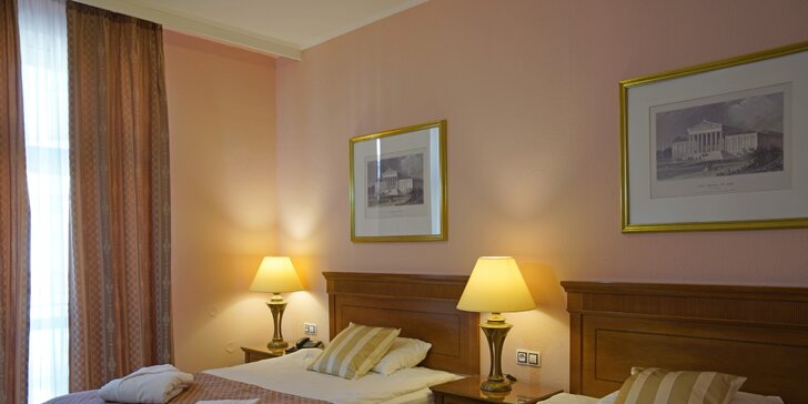 Odpočinek v Karlových Varech: lázeňský hotel s polopenzí, procedurami a saunou
